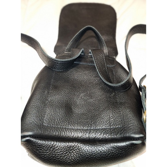 PORTLAND LEATHER PEBBLED BLACK BUCKET BACKPACK - Picture 5 of 11